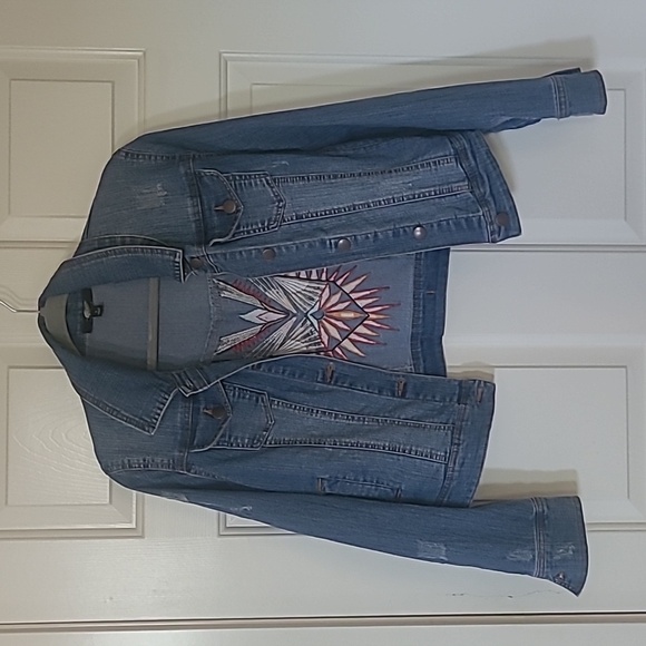 Unique Aztec print embroidered jean jacket - Picture 3 of 10